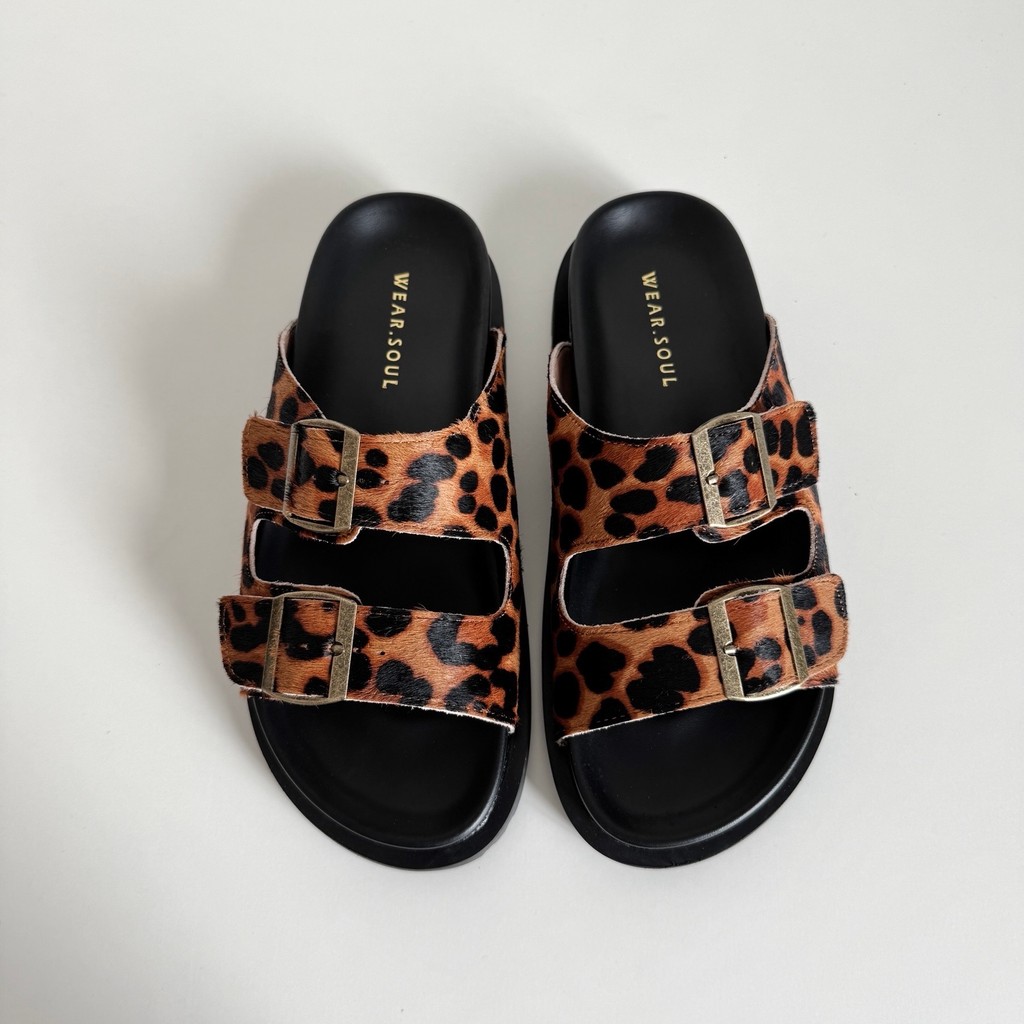 [พร้อมส่ง] WEAR.SOUL #S632-Leopard Buckle Strap Shoes