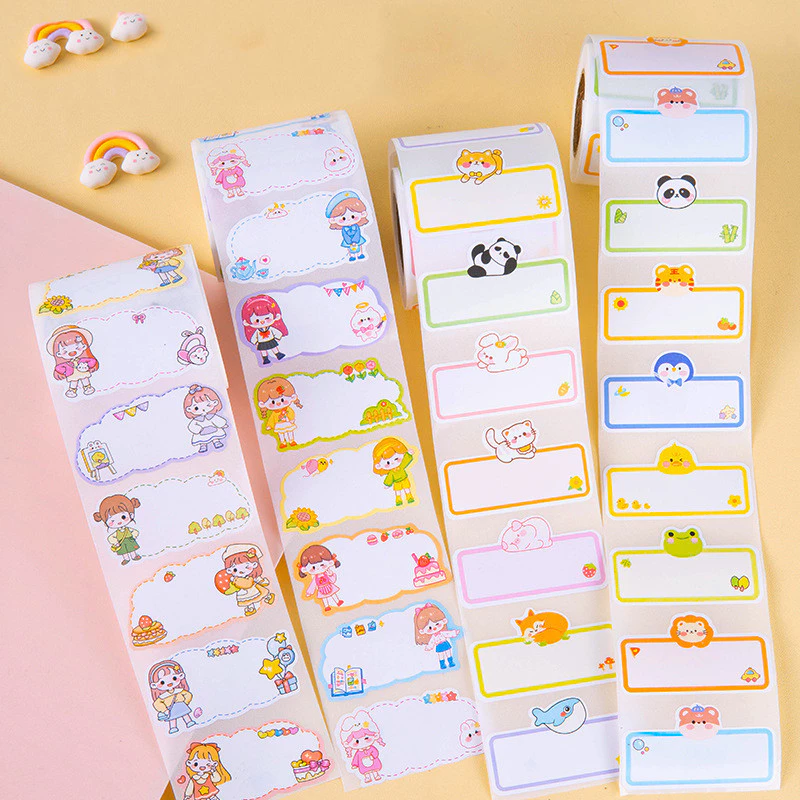 🌈 ป้ายชื่อสติ๊กเกอร์ สติ๊กเกอร์เขียนชื่อ ลายการ์ตูนน่ารัก (1 ม้วน/280-290 ดวง) สติ๊กเกอร์โน้ต อเนกประสงค์ เขียนได้ส่งฟรี