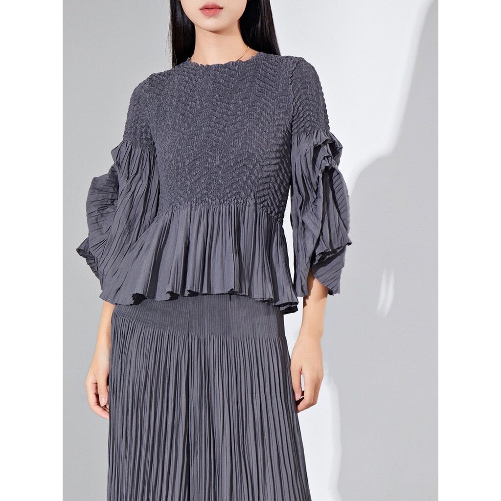 CLEARANCE SALES!! 2MUAY รุ่น SA618 เสื้ออัดพลีท Matted FLARE SLEEVE PLEATED TOP สีเทา FREE SIZE