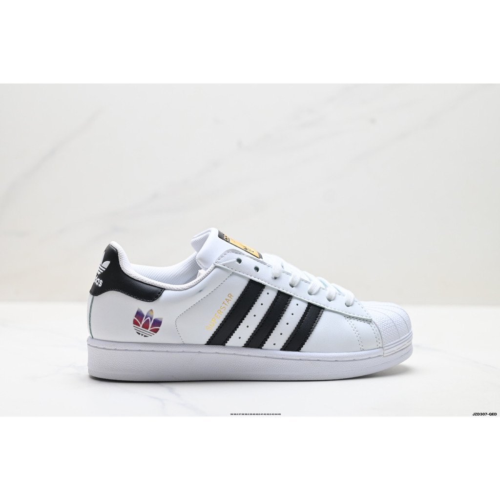 2026Adidas Originals Superstar รองเท้าผ้าใบผู้หญิง Trefoil รองเท้าอินเทรนด์รองเท้าผู้ชายรองเท้าผู้หญ