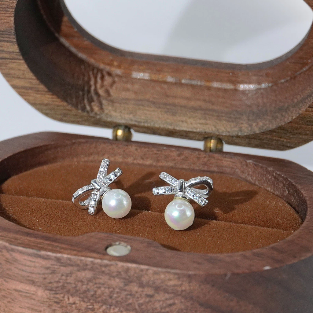 nnjew ต่างหูเงินแท้ 92.5% (ทั้งตัวเรือน) รุ่น Pearl Aurora ไข่มุก ทรง โบว์ ผู้หญิง E011