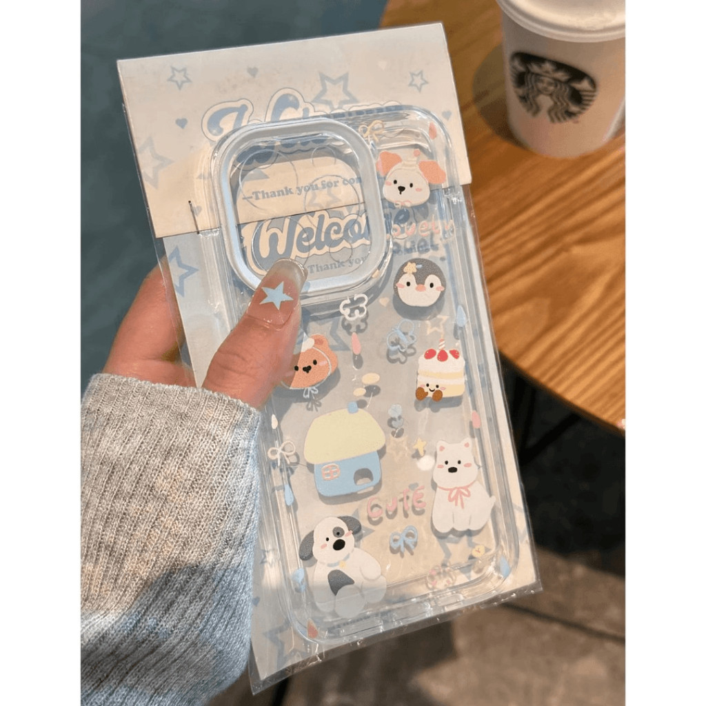 🍰🐶【ลายใหม่】เคสไอโฟน ครอบ iPhone 17/16/15/14/13 ลายคัพเค้ก+น้องหมาทูตัน ❤️ ซิลิโคนใสกันกระแทก 💎 สไตล์การ์ตูนน่ารัก