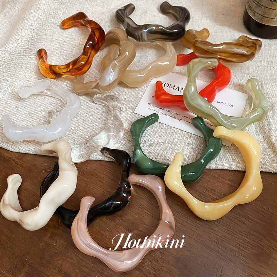 Hot.Bikini🏖️🍃อะคริลิครอยเปื้อนสร้อยข้อมือเปิดไม่สม่ําเสมอสร้อยข้อมือสดขนาดเล็กเรียบง่าย ไม่ซีดจาง ins เครื่องประดับแฟช