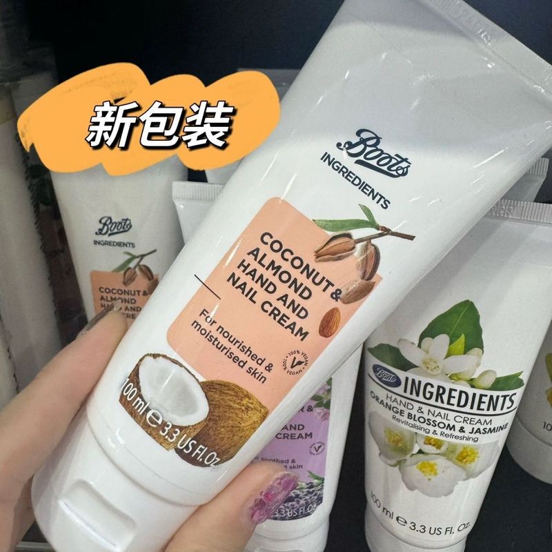 Ready Stock Thailand Local boots Hand Cream Moisturizing 100ml Coconut Nuts Coconut Oil Nuts Armor c