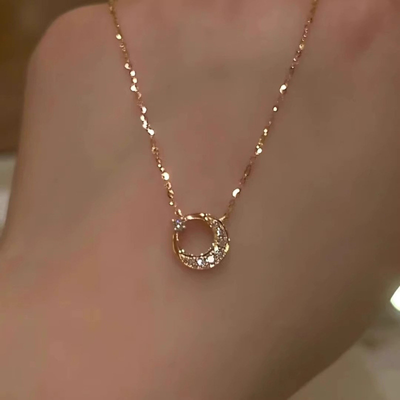 Star Moon สร้อยคอเครื่องประดับหญิงหรูหรา Niche High-End Sun Moon Star จี้ Clavicle Chain แฟนของขวัญ 