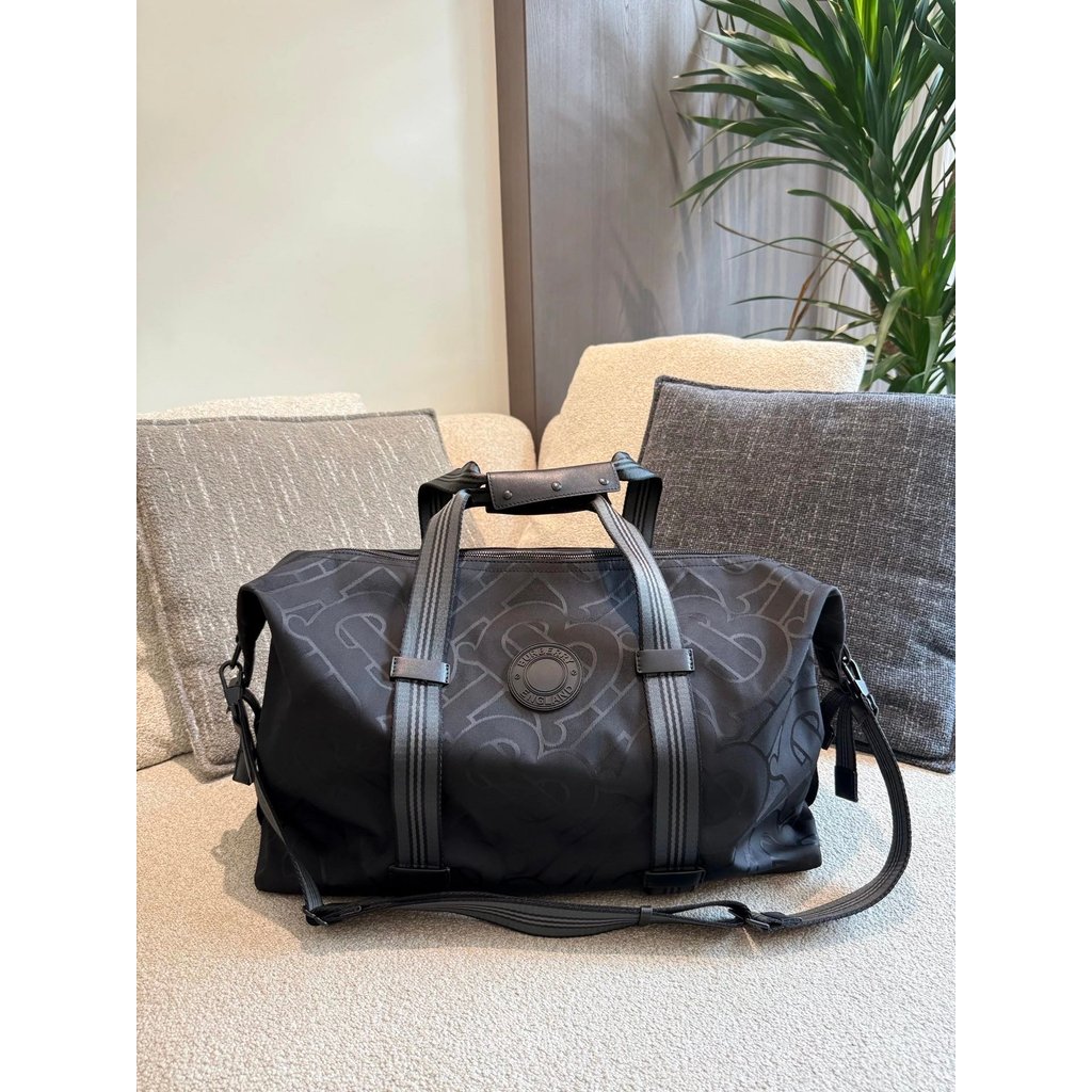 Burberry Burberry Burberry bbr สไตล์ใหม่ผู้ชายผู้หญิงสไตล์เดียวกันกระเป๋าเดินทางกระเป๋ายิมกระเป๋าขึ้