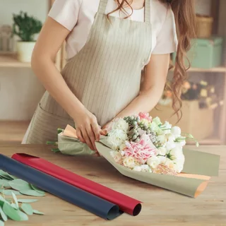 กระดาษห่อดอกไม้ 2 หน้า สีหรู 10 แผ่น 58×58ซม. สำหรับห่อช่อหรู/ของขวัญวันสำคัญ กันน้ำเบื้องต้น ไม่ยับง่าย 🌸🎁 #กระดาษห่อดอ