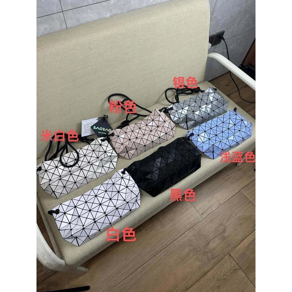 Issey Miyake กระเป๋า Messenger Bag สไตล์ tofu bag