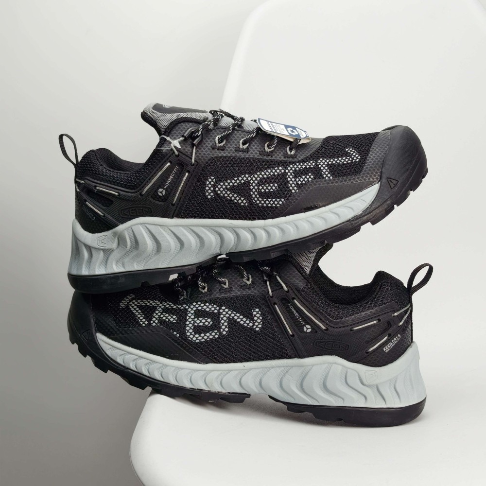 KEEN NXIS EVO รองเท้าผ้าใบสําหรับผู้ชายรองเท้าวิ่ง Retro รองเท้าลําลองตาข่าย CQAQ