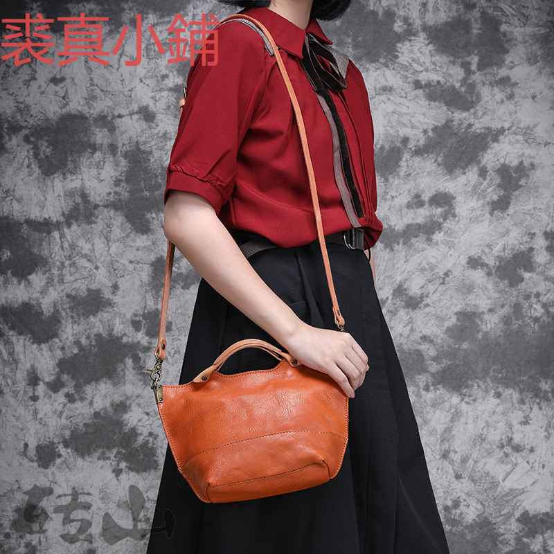 Qiuzhen Shop First Layer Cowhide หญิงกระเป๋าถือทําด้วยมือผักกระเป๋าหนังฟอก Retro All-Match กระเป๋าสะ