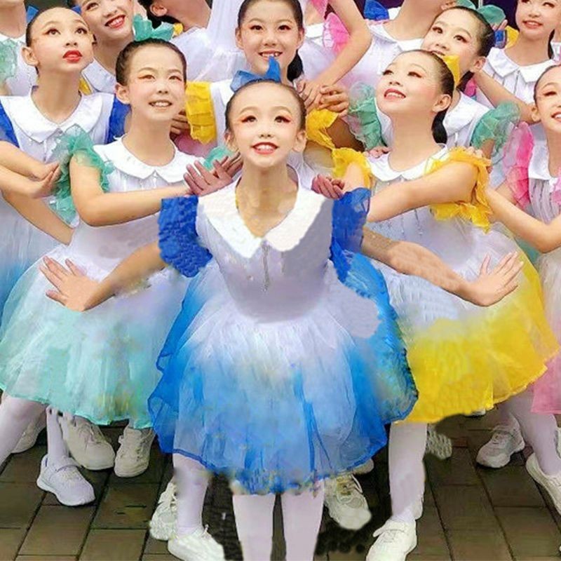 ชุดนอน ZC311 สไตล์แมลงวัน สำหรับเด็กและผู้ใหญ่ พร้อมลายสีสดใส เหมาะสำหรับการตกแต่งภายใน