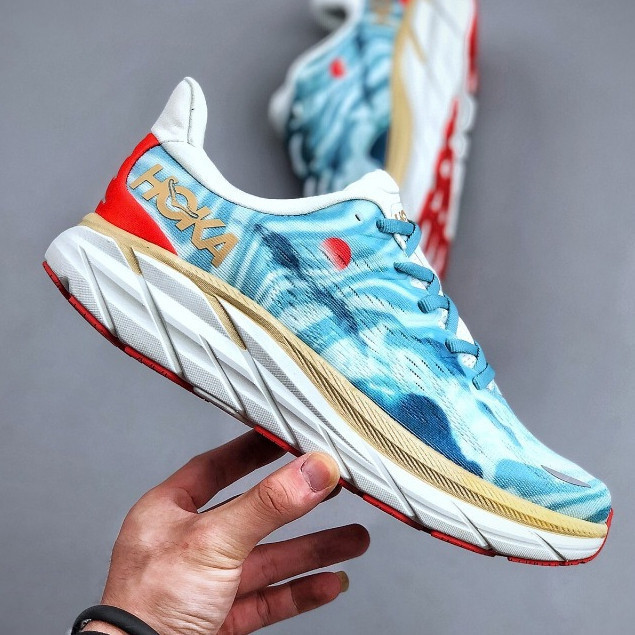 Hoka Clifton 8 และ Hoka Bondi 8 รองเท้าวิ่งสำหรับผู้ชายและผู้หญิง