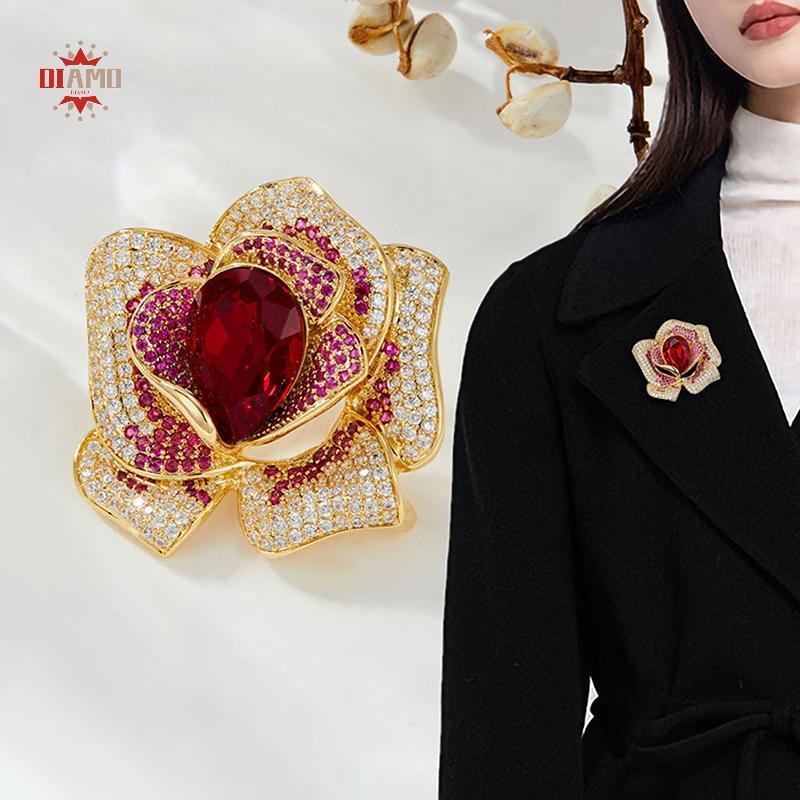 DIAMONDLURE แฟชั่นประณีต Rhinestone คริสตัลดอกไม้เข็มกลัดสําหรับผู้หญิงเสื้อผ้าเครื่องประดับเครื่องป