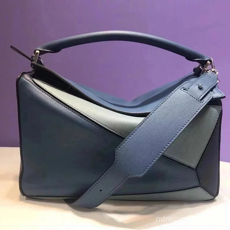 LOEWE กระเป๋าผู้หญิง สุดยอด