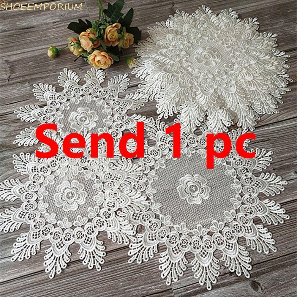 SHOEEMPORIUM 1PC Coaster ผ้าปูโต๊ะสีขาวกลวงถ้วยตกแต่งโต๊ะลูกไม้ Doily