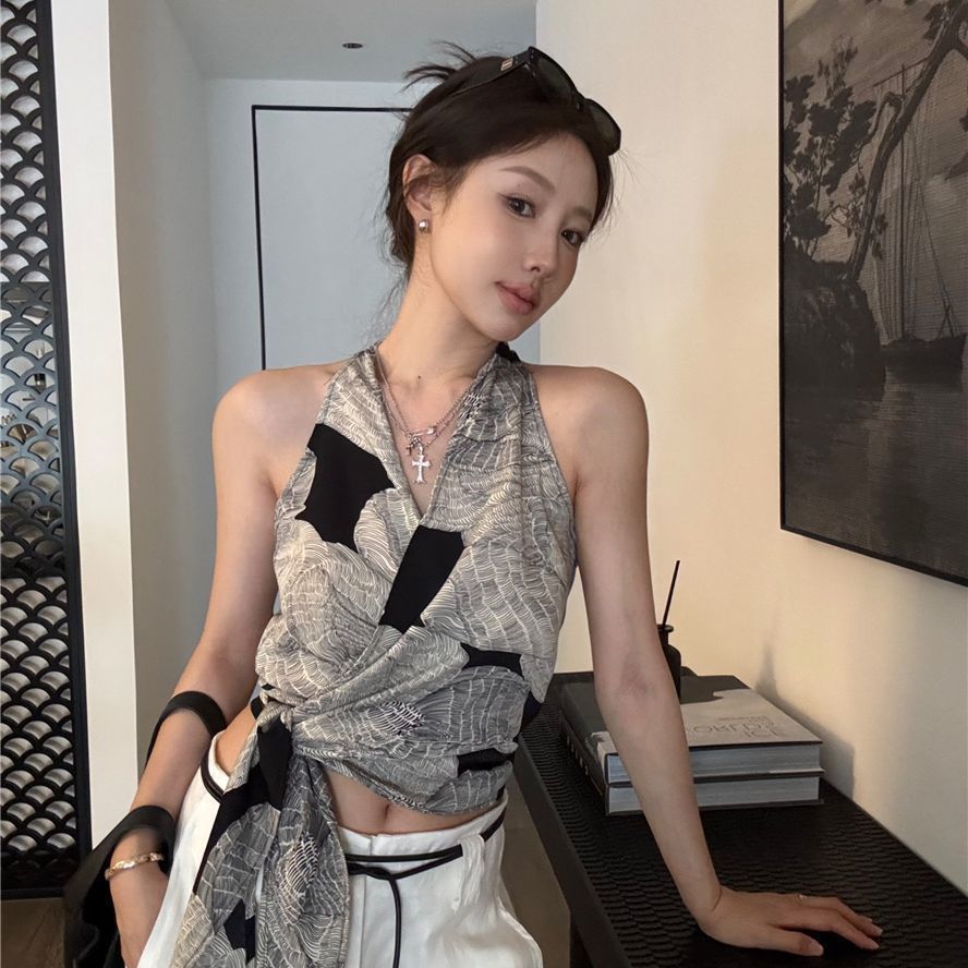 2026 แฟชั่น 2026 Design Sense Retro พิมพ์ Cross v คอ Halter Camisole ผู้หญิงฤดูร้อน Laced-Up Slim-Fi
