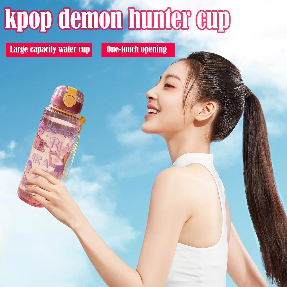 Kpop Demon Hunters ถ้วยเด็กแบบพกพา Leakproof ฝาปิดขวดน้ําพลาสติกสําหรับโรงเรียน Outings U8u2