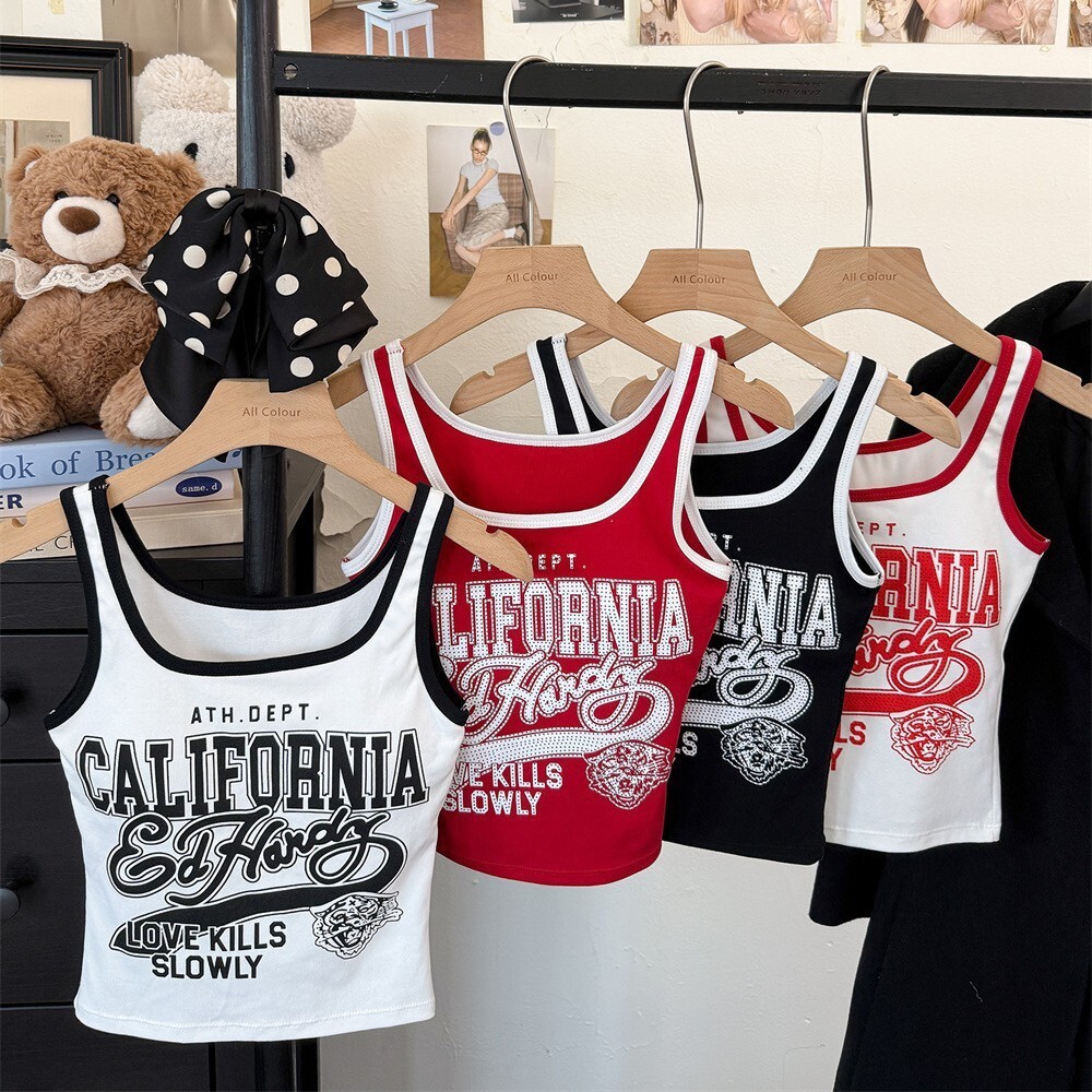 6111 #American พิมพ์ลายตัวอักษรย้อนยุคตัดกันโคโล 6111#美式复古字母印花撞色吊带背心夏外穿修身显瘦辣妹短款上衣0128SSDD