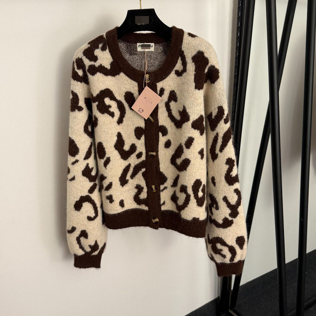 KSIG MIU*MM Elegant and slim-fitting dopamine-style warm outfit for women: leopard print long-sleeve