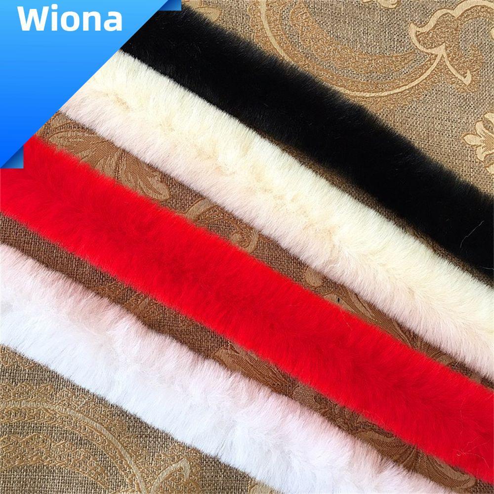 WIONA ผ้าพันคอดีไซน์ริบบิ้น จากวัสดุ Fur Tape