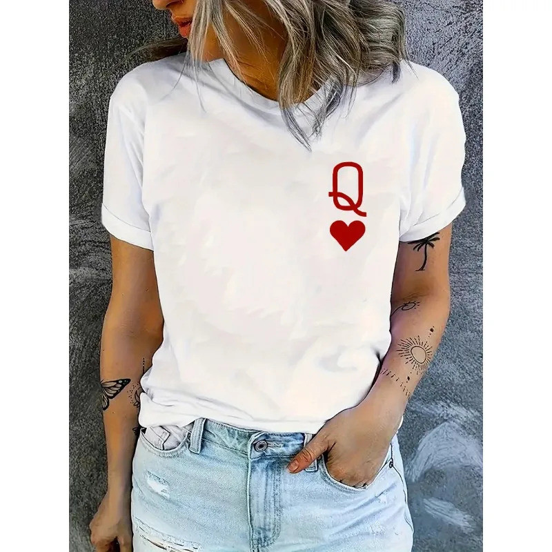 COD 2026แนวโน้มแฟชั่นสุภาพสตรีตัวอักษรรูปหัวใจ Q พิมพ์รอบคอแขนสั้นสบายๆผ้าฝ้ายแฟชั่นกีฬาผู้หญิงหลวม 