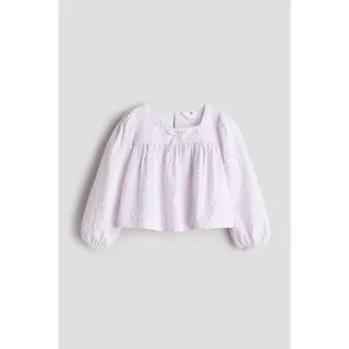 H&M(เอชแอนด์เอ็ม) เสื้อเบลาส์ผ้าซีเซอร์เกอร์คอตตอน พร้อมดีเทลโบว์ เด็กหญิง 1327597_1
