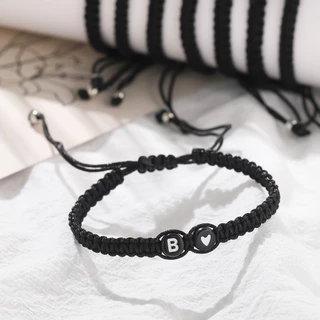 สร้อยข้อมือเชือกถักสีดำ อักษร A-Z จี้หัวใจมินิมอล ปรับสายได้ ของขวัญคู่รัก เพื่อนสนิท ของขวัญจบการศึกษา