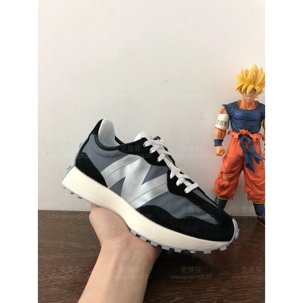 รองเท้า Silver Size Female 327nb Black