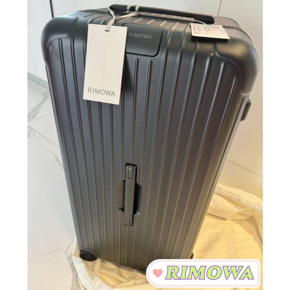 กระเป๋าเดินทาง RIMOWA รุ่น Essential Trunk Plus Series สีดำด้าน (มีหลายขนาดให้เลือก) ของแท้ใหม่เอี่ย