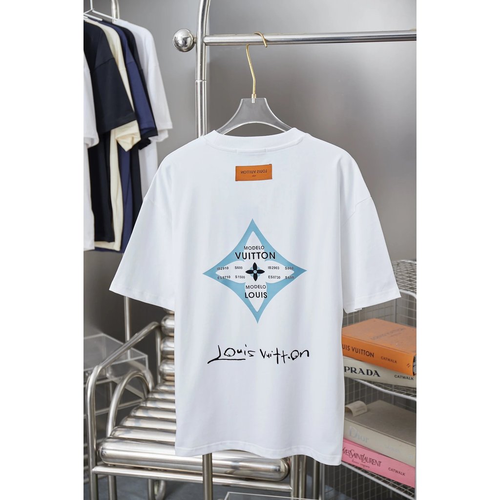 รุ่น V ตัวอักษร Four-Leaf Clover โลโก้การพิมพ์ดิจิตอล Casual อินเทรนด์แฟชั่น Daily Commuter All-Matc