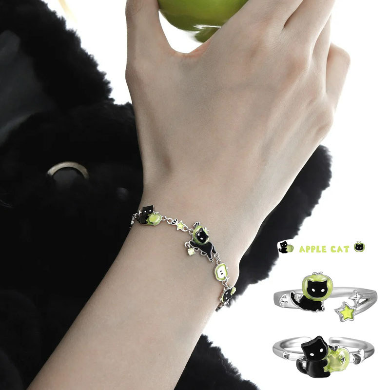 สร้อยข้อมือแมวน่ารัก สีดำกับสีเขียวแอปเปิ้ล การออกแบบหรูหราและเบา ๆ สำหรับคนที่ชอบสไตล์ไฮเอนด์