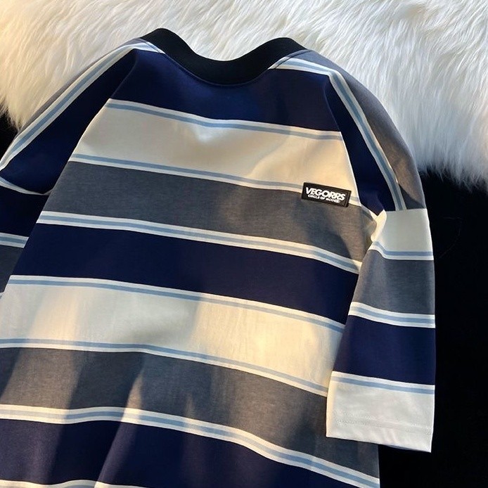 Chaistyle เสื้อยืดลายทางสีตัดกันย้อนยุคฤดูร้อนคอกลมทรงหลวมแมทช์ลุคง่าย รูปที่ 4
