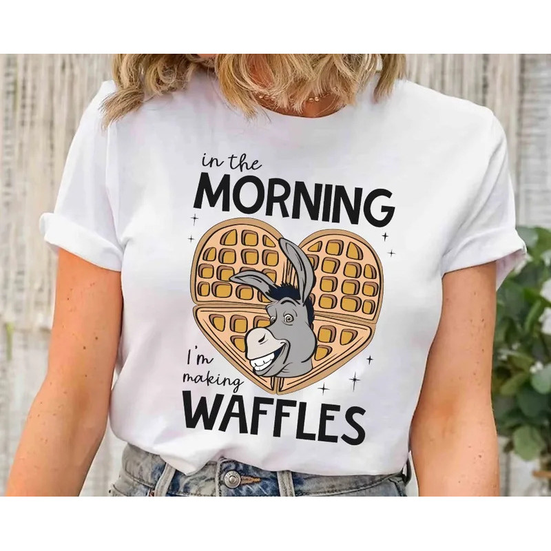 เสื้อยืด Disney Pixar Shrek Donkey ลาย In The Morning I'M Making Waffles เสื้อยืด Disneyworld Family