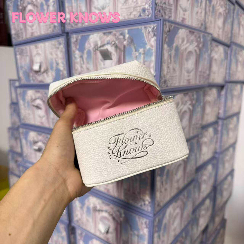 ดอกไม้ KNOWS ใหม่ Limited Edition กระเป๋าสี่เหลี่ยมเล็กลายลิ้นจี่สไตล์ญี่ปุ่นอินเทอร์เน็ตคนดังกระเป๋าถือแต่งหน้ากระเป๋า 13*9*10 ซม.