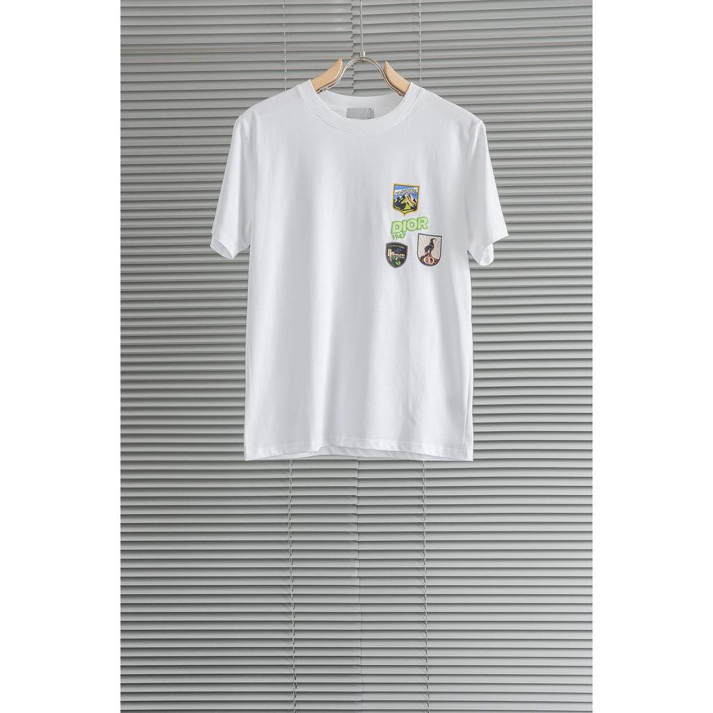 2026Dior Early Spring เสื้อยืดแขนสั้นสไตล์ใหม่ผู้ชายผู้หญิงคู่ Casual Plus ขนาดกีฬาสไตล์หลวม Plus ขน