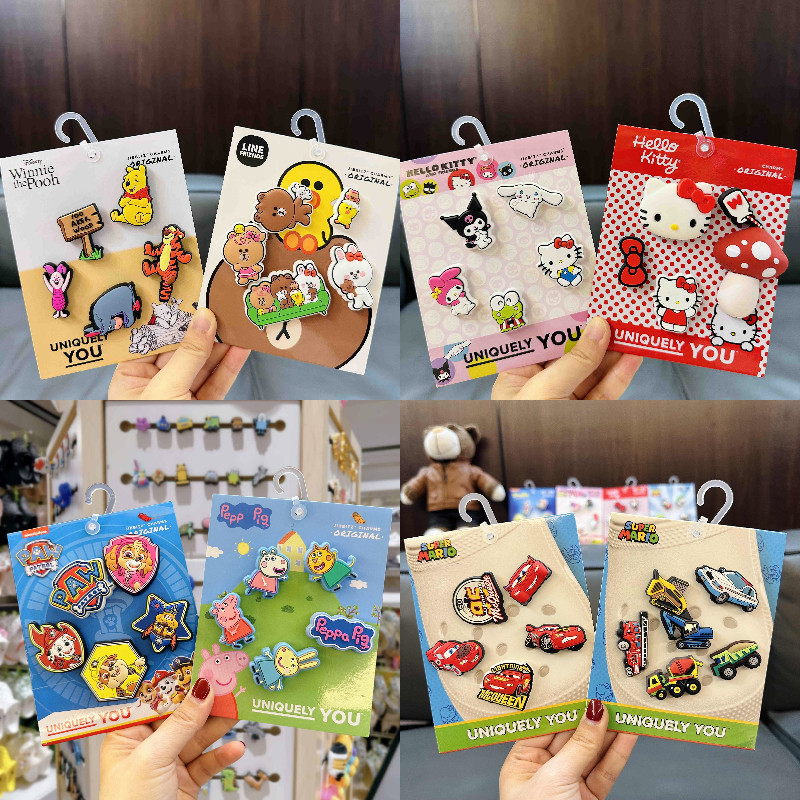 Miss Zoe Jibtz น่ารัก KT แมวรองเท้าหัวเข็มขัดชุด DIY การ์ตูนรองเท้าหัวเข็มขัดชุดการ์ตูนอะนิเมะรองเท้าอุปกรณ์เสริม