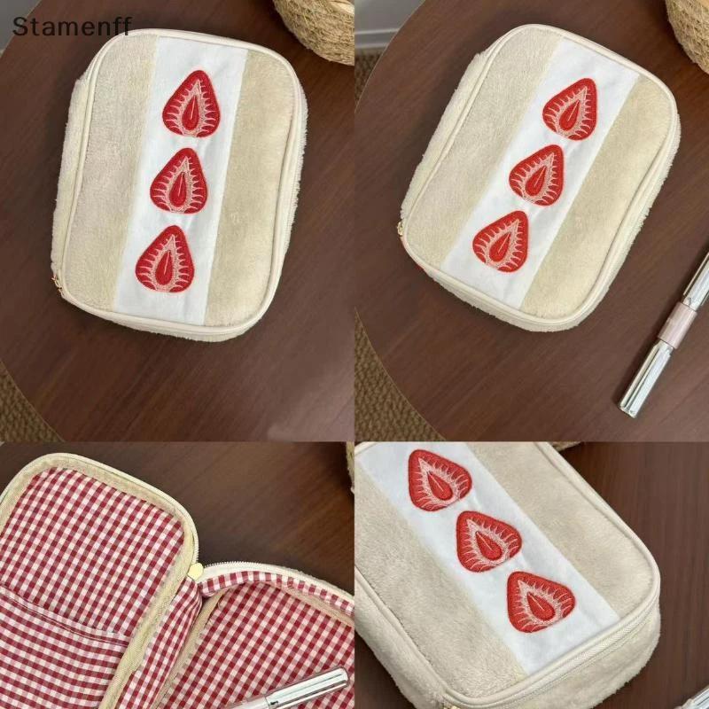 Null น่ารักปักสตรอเบอร์รี่ดินสอแบบพกพาเครื่องเขียนปากกากล่อง Multi-Functional ความจุขนาดใหญ่กระเป๋าแต่งหน้ากระเป๋า null