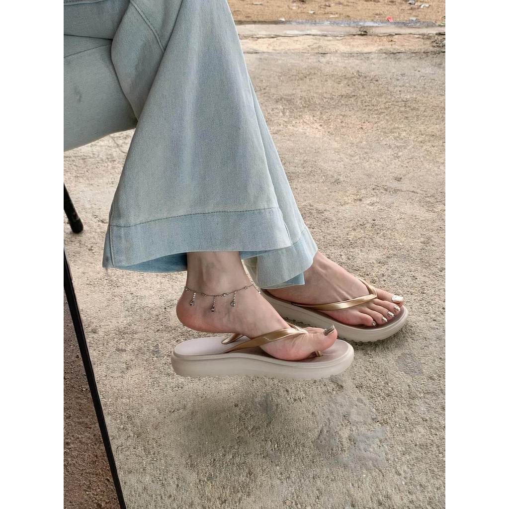 รองเท้าแตะแฟลิปฟลอปผู้หญิง สำหรับฤดูร้อน สวมใส่ง่าย มีพื้นมันต้านทานการลื่น เหมาะสมสำหรับการใช้งานทั่วไปและบนหาดทราย