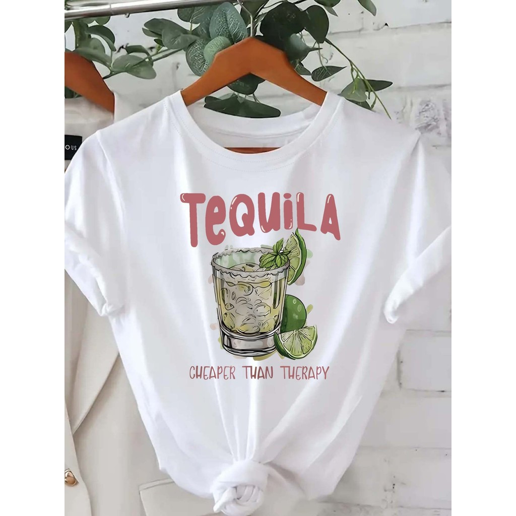 ทีเชิ้ตกราฟิก Tequila Lime แขนสั้น คอกลม สีขาว พิมพ์ "TEQUILA" ขนาดใหญ่