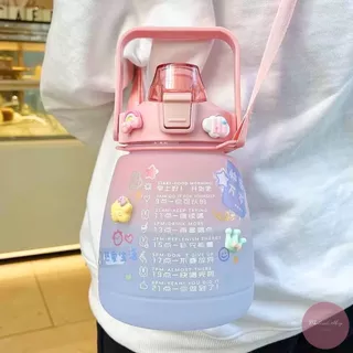 ขวดน้ำ 1.3 ลิตร สีทูโทน พร้อมหลอดซิลิโคน ล้างใช้ซ้ำได้ หูหิ้ววางมือถือได้ มีสายสะพาย พกพาง่าย แถมสติกเกอร์