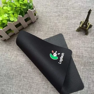 แผ่นรองเม้าส์ แผ่นรองเม้าส์สปีด เย็บขอบอย่างดี ขนาดใหญ่มาก ขนาด 210x180x1.5 mm.Mouse pad/mouse mat