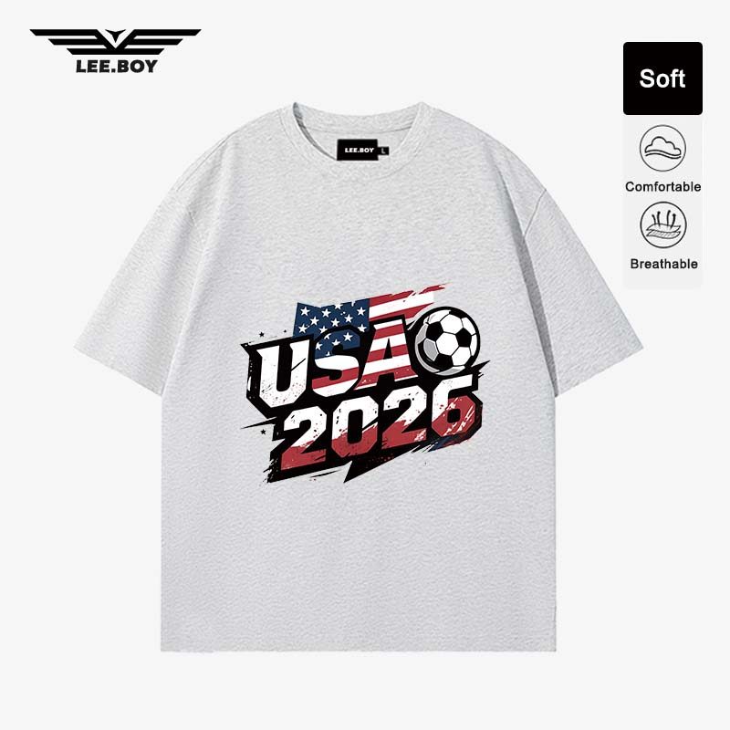 เรียบง่ายและจับคู่ได้ง่าย ไม่ยืดไม่ย้วย คอกลม แขนสั้น FIFA World Cup 2026™  The United States of America [ราคาโรงงาน]
