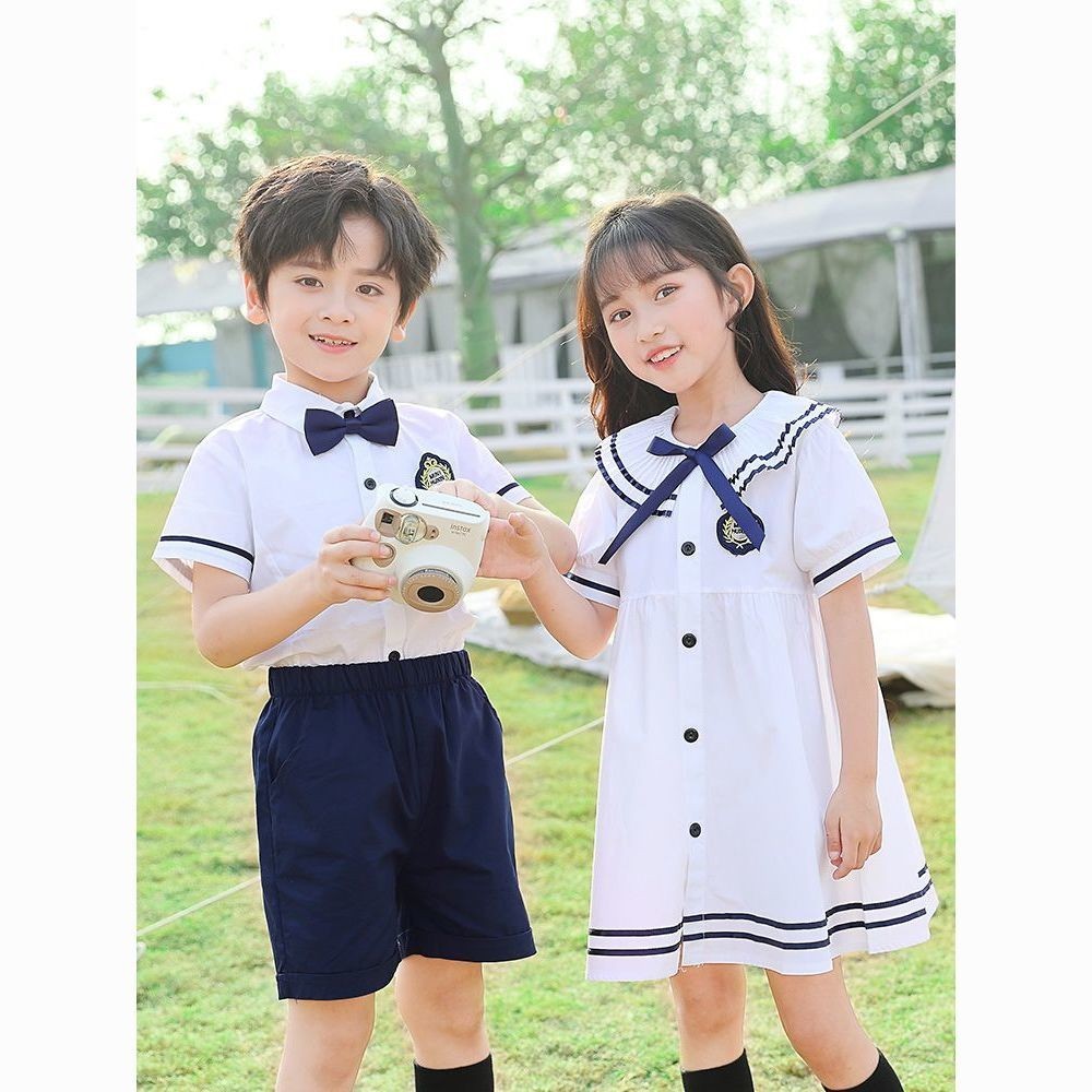 ชุดพิธีสำเร็จการศึกษาอนุบาล เด็กเล็ก ลายรถม้า ไซส์เล็ก ZC311