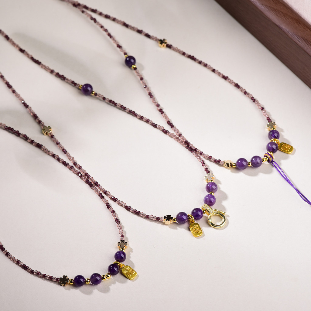 สร้อยคอลำลองหรูหราด้วยคริสตัลธรรมชาติกับโลหะผสม แบบเรียบหรู TXT031102