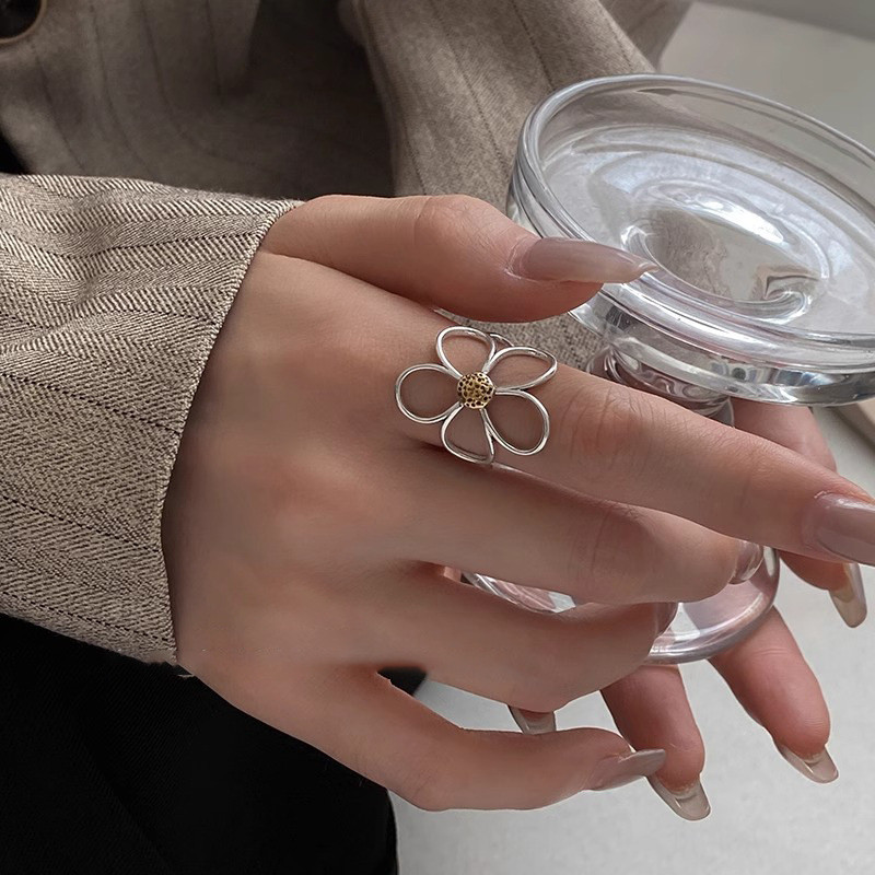 แหวนโลหะผสมลายดอกไม้สำหรับสุภาพสตรี รูปที่ 5