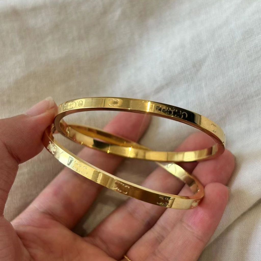 สร้อยข้อมือลายอักษร Y ทำจาก titanium สเตนเลสมากความหรูหรา สำหรับฤดูใบไม้ร่วงและหนาว