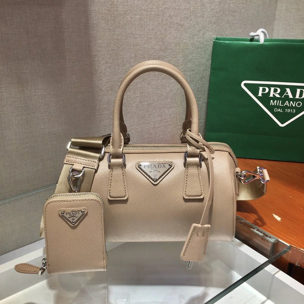 PRADA Boston 1BA846 Bortuton 3 in 1
Hype นี้