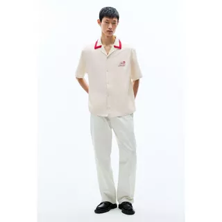 H&M(เอชแอนด์เอ็ม) เสื้อเชิ้ตลายพิมพ์ทรงหลวมสำหรับวันพักผ่อน Men Loose Fit Printed resort shirt 1307993_1