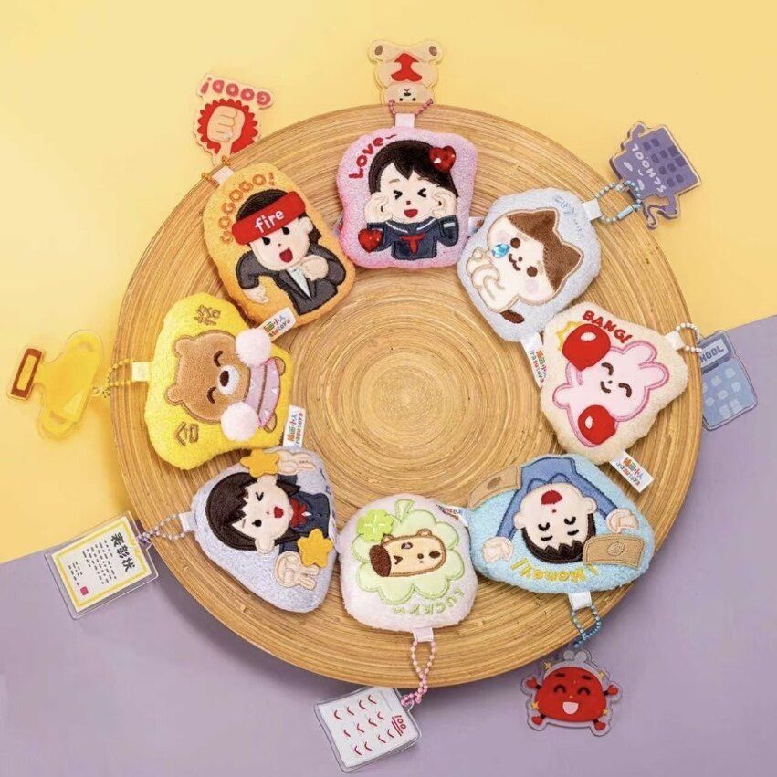 Baby Island Lianmeng ภาพประกอบผลิตภัณฑ์ใหม่ Villain Life Easy to Like Back Palm Series Magnetic Plush Pendant Mystery Bag Gift