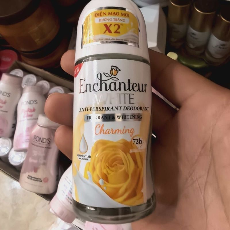 Enchanteur Enchanteur โลชั่นระงับกลิ่นกายกลิ่นหอมติดทนนานน้ําหอมใต้วงแขนน้ําหอมกลิ่นดอกไม้ 50m3.20 b